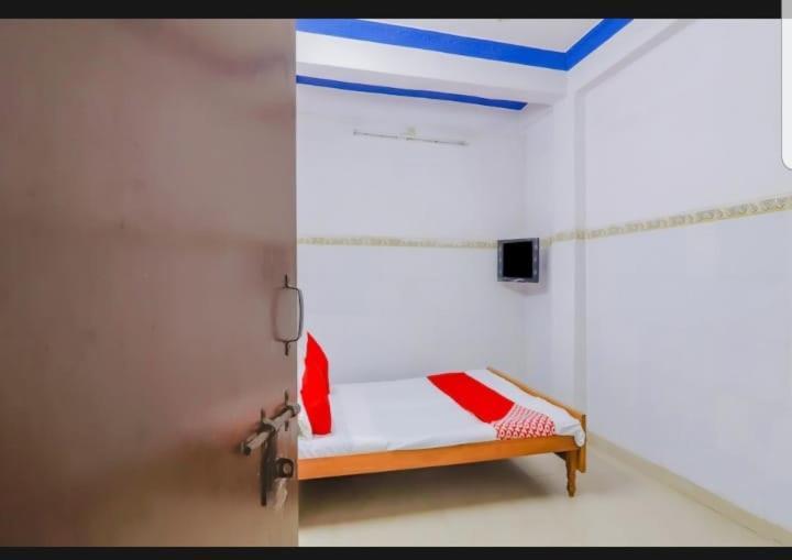 Metro Lodge Hyderabad Exterior photo